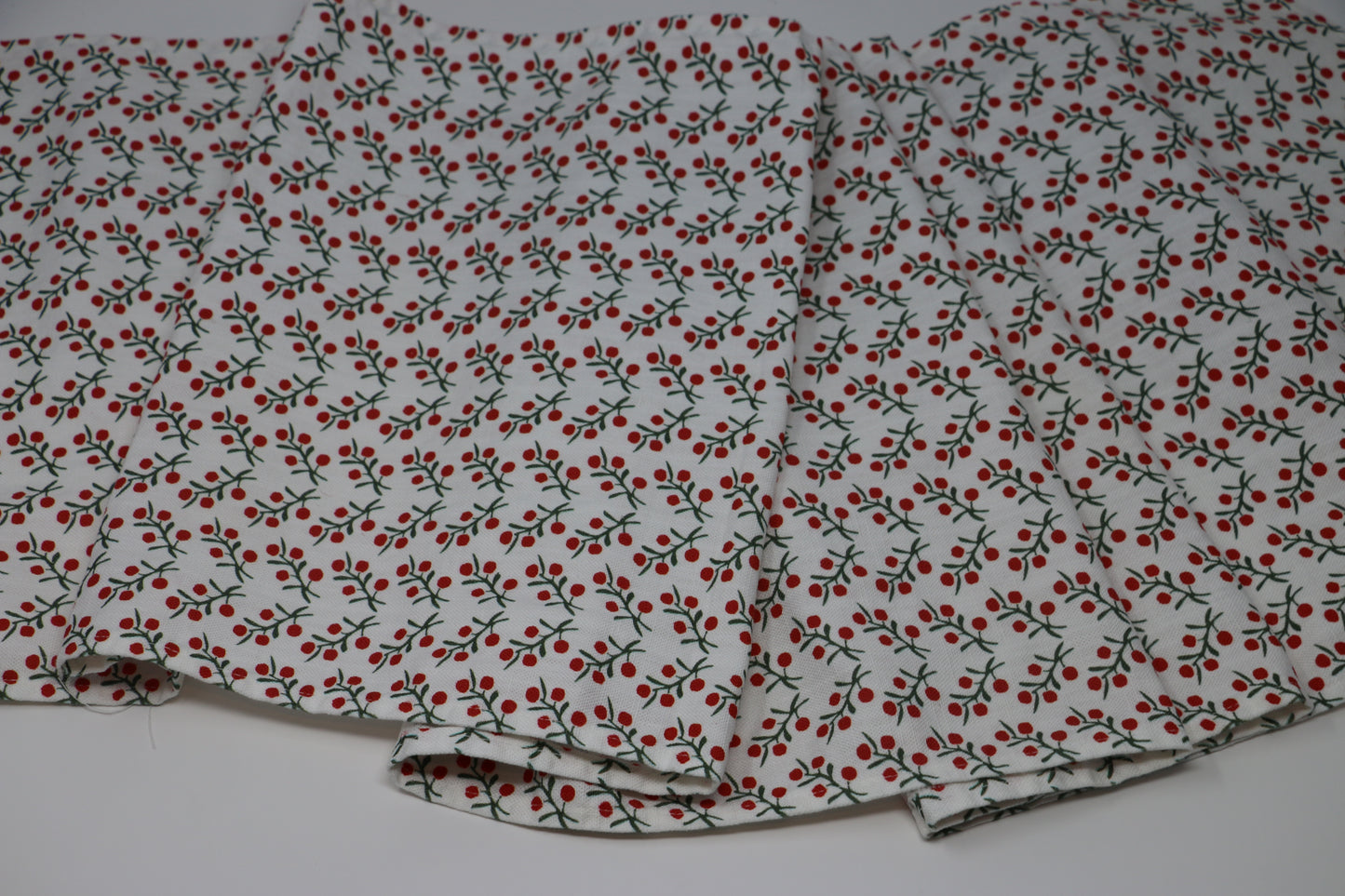 Red Garland Tablerunner