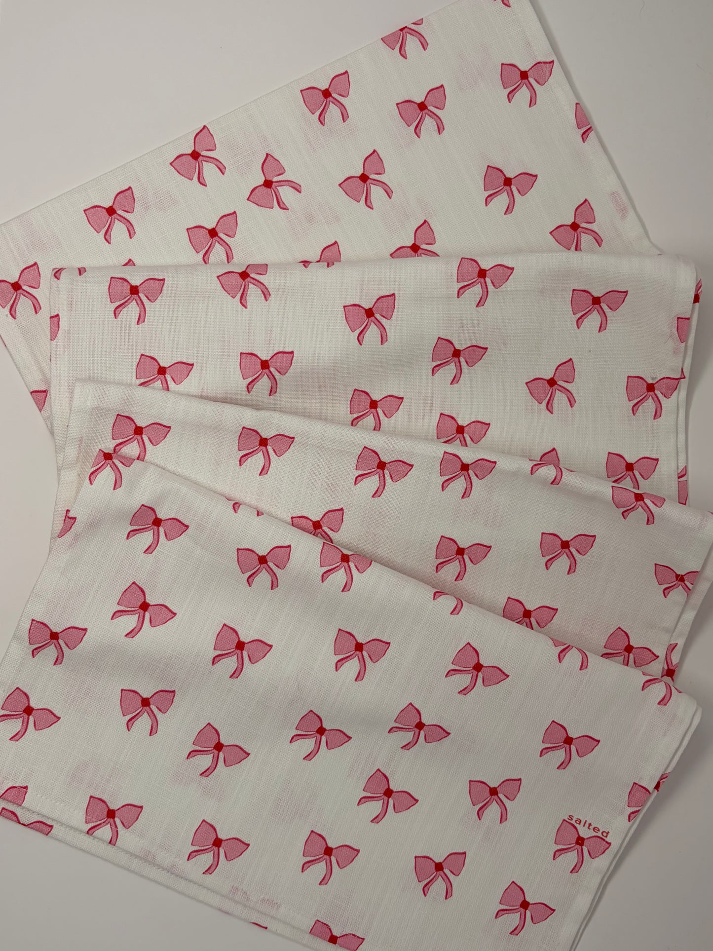 Bow Table Runner - Pink