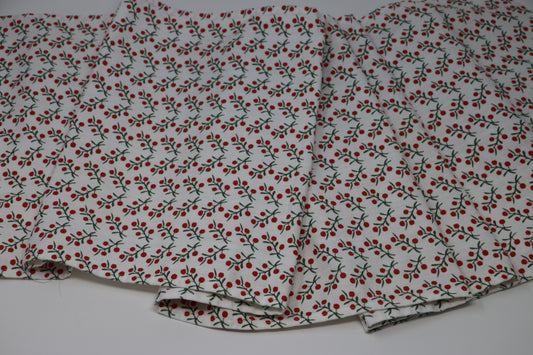 Red Garland Tablerunner